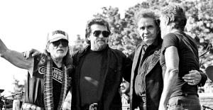 Marty Stuart Tells The Story Of How The Highwaymen Saved Johnny Cash’s Career