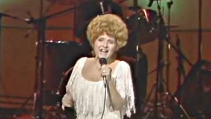 Brenda Lee Dons White Gown For “Rockin’ Around The Christmas Tree” In 1984 | Classic Country Music | Legendary Stories and Songs Videos