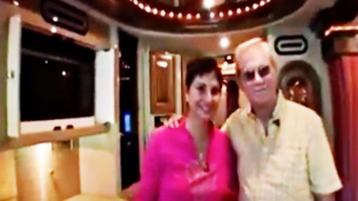 George Jones & Wife Give Fans “The Grand Tour” Of His Bus | Classic Country Music | Legendary Stories and Songs Videos