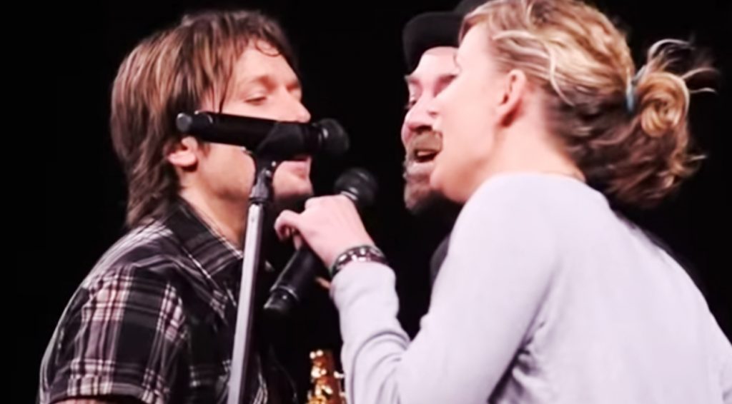 Keith Urban & Sugarland Team Up For 2009 Cover Of 'Seven Bridges Road'