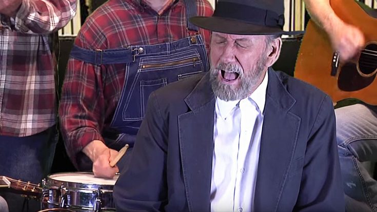 Ray Stevens Puts His Own Twist On “Unchained Melody” | Classic Country Music Videos