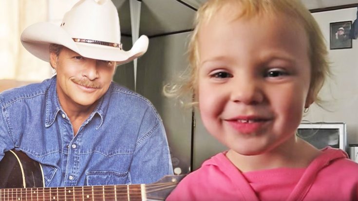 3-Year-Old Girl Sings Alan Jackson’s ‘Sissy’s Song’ | Classic Country Music Videos