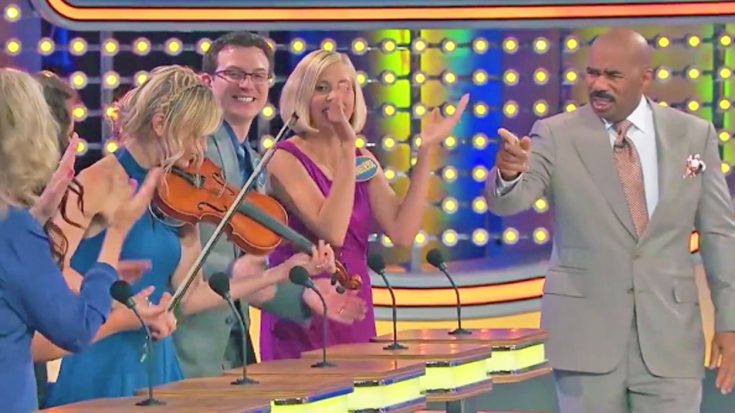Woman Breaks Out Fiddle And Begins To Play Charlie Daniels Song In The Middle Of ‘Family Feud’ | Classic Country Music Videos
