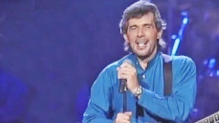 Eddie Rabbitt Performs His 1980 #1 Song ‘I Love A Rainy Night’ | Classic Country Music Videos