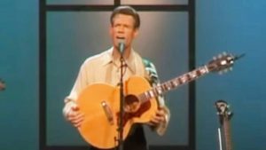 Randy Travis Sings “Peace In The Valley” During 2007 Performance