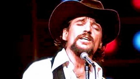 Waylon Jennings’ Cover Of ‘Delta Dawn’ Is The Greatest Thing You’ll Hear Today | Classic Country Music Videos Waylon Jennings’ Cover Of ‘Delta Dawn’ Is The Greatest Thing You’ll Hear Today | Classic Country Music Videos