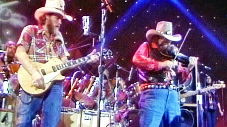 Flashback: Charlie Daniels Performs ‘Devil Went Down To Georgia’ For The First Time | Classic Country Music Videos