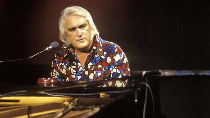 Flashback: Charlie Rich Experiences Chart Success With Back-To-Back #1 Songs | Classic Country Music Videos