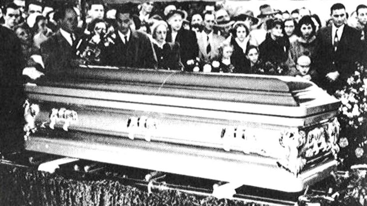 Only 1 Tape Recording Exists Of Hank Williams’ 1953 Funeral | Classic Country Music Videos