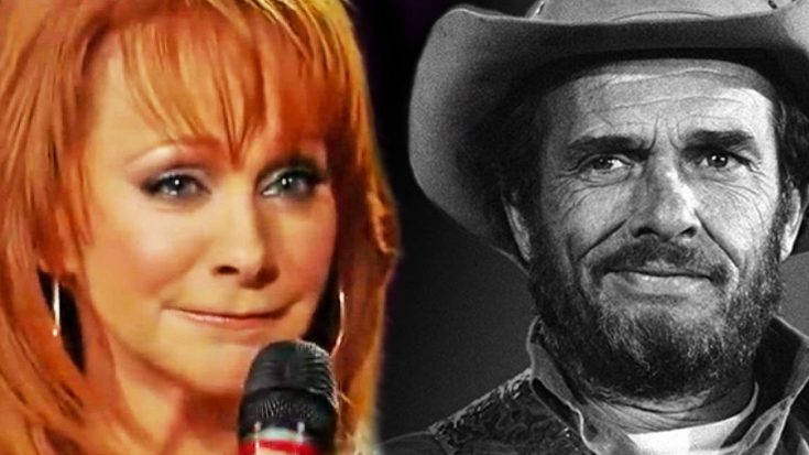 Reba Honors Merle Haggard With “Mama Tried” Cover | Classic Country Music Videos