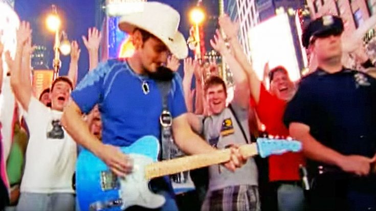 Brad Paisley Kicks Off New Year With Reflective Song “Welcome To The Future” | Classic Country Music Videos