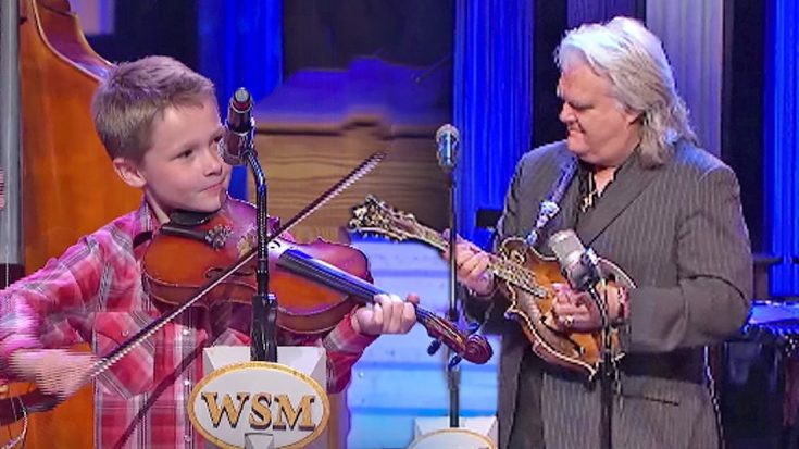10-Year-Old Joins Ricky Skaggs For ‘Blue Moon Of Kentucky’ Duet At The Opry | Classic Country Music | Legendary Stories and Songs Videos