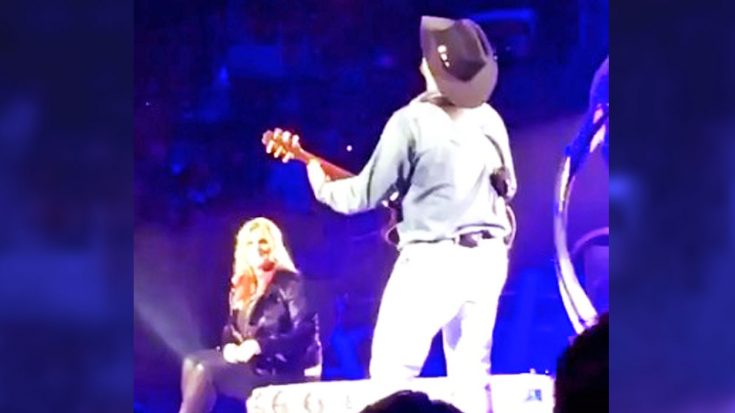 Trisha Yearwood Watches As Garth Brooks Sings Anniversary Serenade At 2017 Concert | Classic Country Music Videos