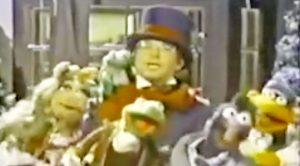 John Denver Sings ‘Twelve Days Of Christmas’ With The Muppets In 1979 Performance