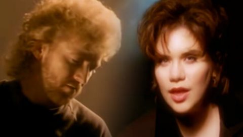 Technology Brings Keith Whitley & Alison Krauss Together On ‘When You Say Nothing At All’ | Classic Country Music Videos