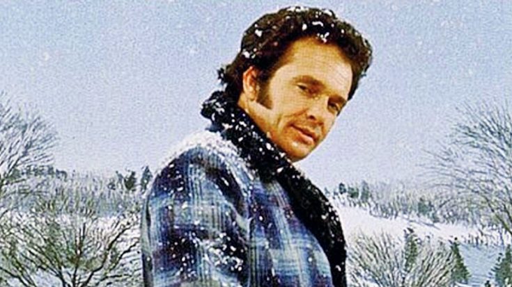 Merle Haggard Sings His Christmas Tune ‘If We Make It Through December’ | Classic Country Music Videos