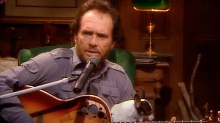 Merle Haggard Celebrates The Holidays With 1973 “Silver Bells” | Classic Country Music | Legendary Stories and Songs Videos