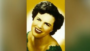 Patsy Cline Has A Lost Christmas Song Called “Christmas Without You”