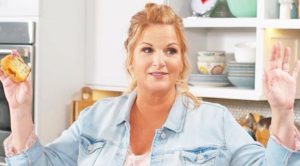 Trisha Yearwood Tells Funny Story About Her Thanksgiving Baking Mistake