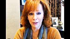 Reba McEntire ‘Gets All Choked Up’ Reading Her Favorite Bible Verse