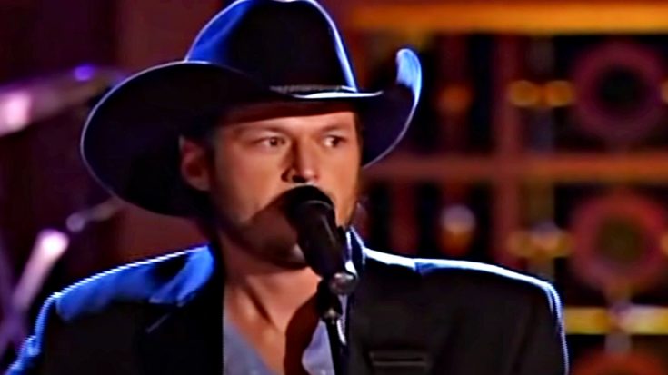 Blake Shelton Honors Kenny Rogers With 2006 ‘The Gambler’ Performance | Classic Country Music Videos