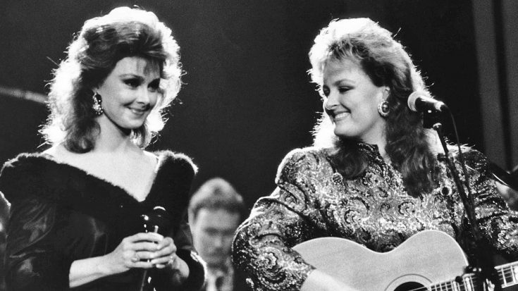 The Judds Gush Over The Excitement Of New Love In ‘Mama He’s Crazy’ | Classic Country Music Videos