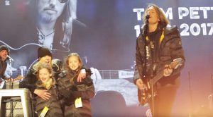 Keith Urban’s Daughters Make Public Appearance During 2017 Medley Performance