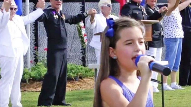 8-Year-Old Performs “God Bless The USA” In Front Of Veterans | Classic Country Music Videos