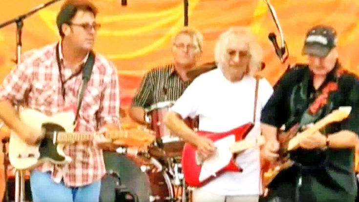 Vince Gill & Fellow Guitarists Honor Elvis With “Mystery Train” Performance | Classic Country Music Videos