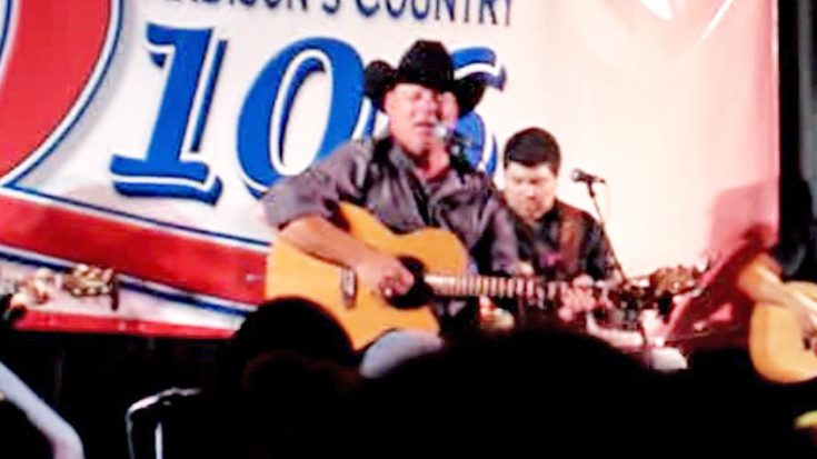 Joe Nichols Asks John Michael Montgomery To Sing ‘I Swear’ On The Spot | Classic Country Music Videos