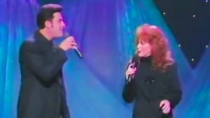 Reba & Vince Gill Sing ‘The Heart Won’t Lie’ At The Roy Acuff Theater In 1994