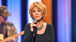 Country Legend Jeannie Seely Pleads For Prayers