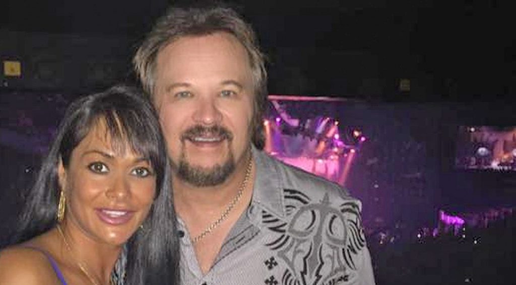 7 Times Travis Tritt And His Wife, Theresa, Blinded Us With Their Love ...