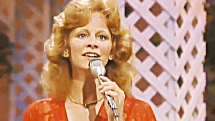 26-Year-Old Reba Performs “(You Lift Me) Up To Heaven” On ‘Hee Haw’ | Classic Country Music | Legendary Stories and Songs Videos