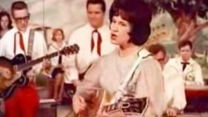 Kitty Wells Gives ‘Special’ Performance Of ‘It Wasn’t God Who Made Honky Tonk Angels’
