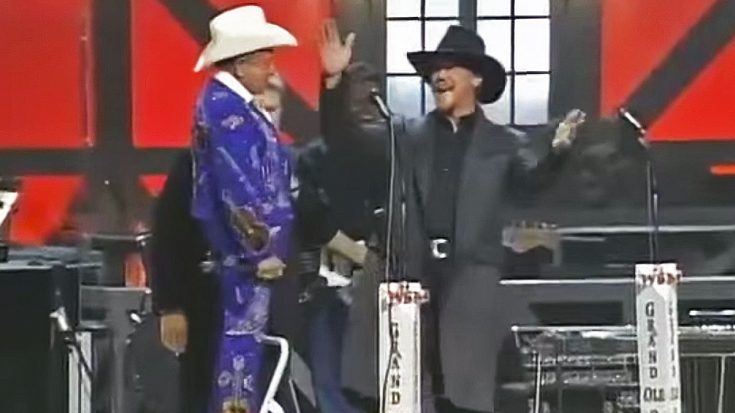 Little Jimmy Dickens Interrupts Trace’s Performance To Ask Him A Life-Changing Question