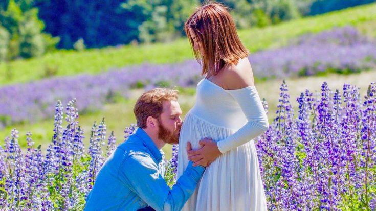 Ben Haggard Can’t Stop Smiling At Newborn Son In Sweet Photo | Classic Country Music | Legendary Stories and Songs Videos