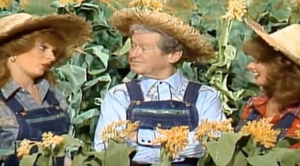 George Strait Shows Off Funny Side In Resurfaced Hee Haw Sketch Classic Country Music