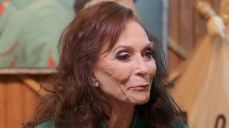 Loretta Lynn Fights Back Tears In First TV Interview Since Stroke, Hip Fracture & Album Release | Classic Country Music Videos