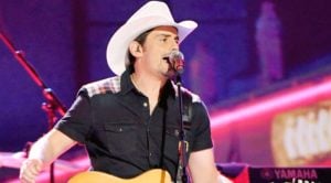 Brad Paisley Brings Honky-Tonk Flair To CMA Awards With Debut Of Rockin’ New Single