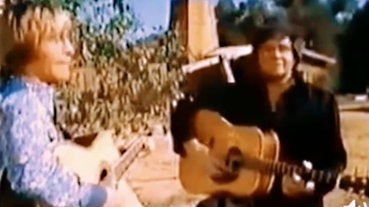 Footage Shows Johnny Cash Joining John Denver For ‘Country Roads’ Duet | Classic Country Music | Legendary Stories and Songs Videos