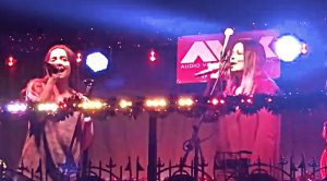 Sara Evans’ Kids Olivia & Avery Join Her For 2018 “Tennessee Whiskey” Performance