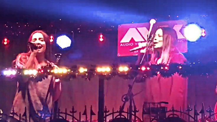 Sara Evans’ Kids Olivia & Avery Join Her For 2018 “Tennessee Whiskey” Performance | Classic Country Music | Legendary Stories and Songs Videos