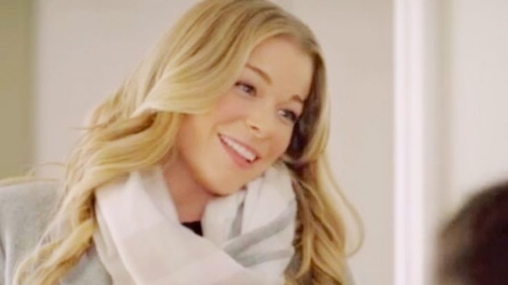 LeAnn Rimes’ Stepsons Look All Grown Up In Sweet Family Christmas Card | Classic Country Music Videos