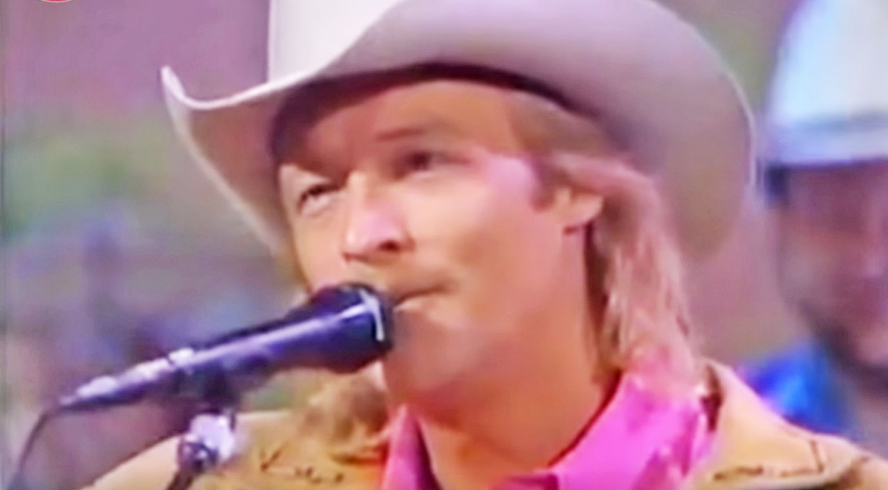 Young Alan Jackson Performs Live For The First Time On Hee Haw