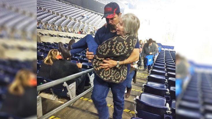 Volunteer Firefighter Carries Cancer-Stricken Woman Up Stairs After Brad Paisley Show | Classic Country Music | Legendary Stories and Songs Videos