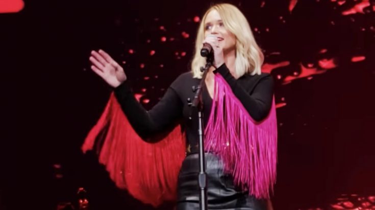 Miranda Lambert Drops Spicy Comment Before Performing For Loretta Lynn | Classic Country Music Videos