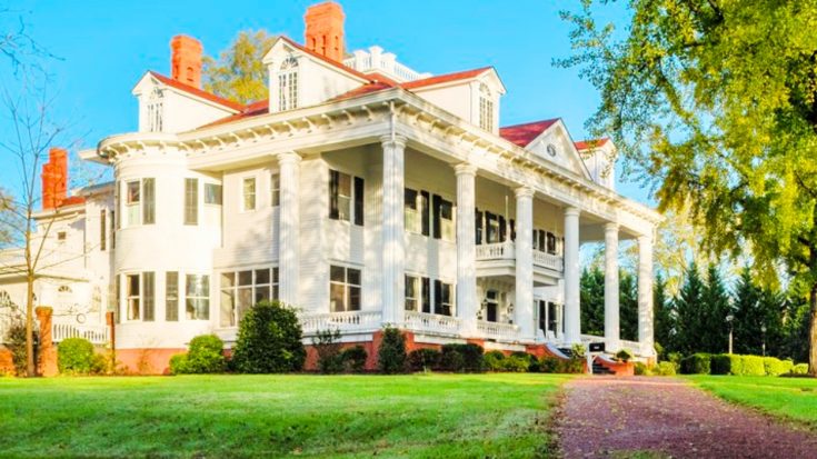 Now Is Your Chance To Live In The ‘Gone With The Wind’ Mansion | Classic Country Music Videos