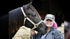 Tanya Tucker Gifted ‘Dream Horse’ For Christmas