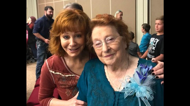 Reba McEntire Halts Mother’s Funeral Amid COVID-19 Outbreak | Classic Country Music | Legendary Stories and Songs Videos